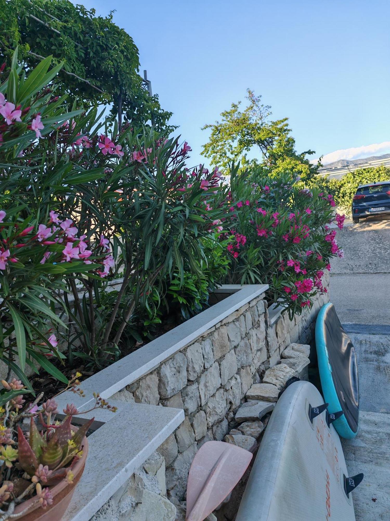 Seaview And Relax Apartment Lumbarda Bagian luar foto